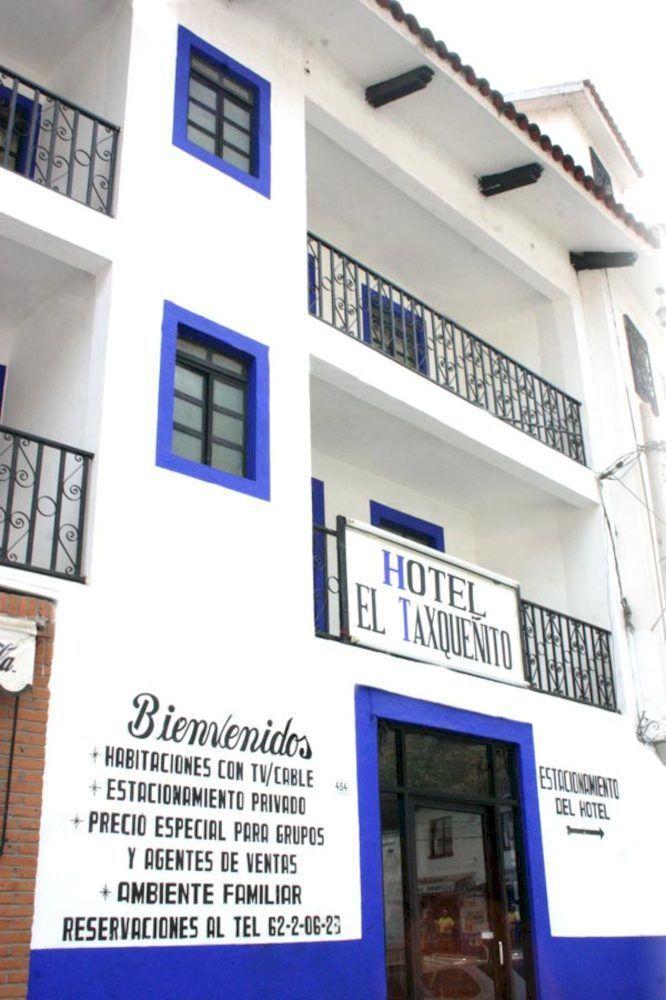 Hotel El Taxquenito タスコ・デ・アラルコン エクステリア 写真