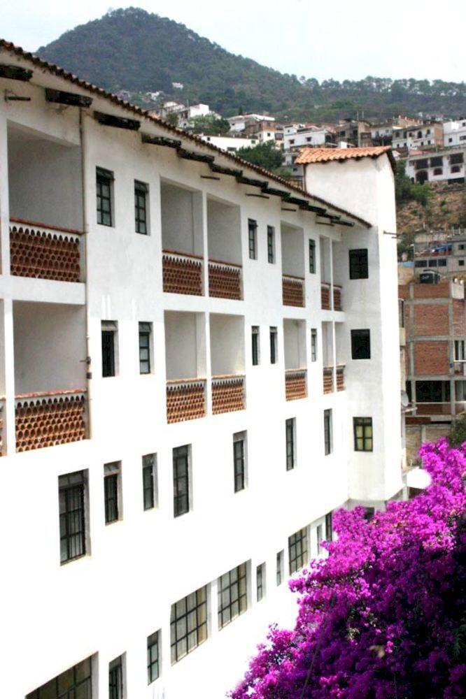 Hotel El Taxquenito タスコ・デ・アラルコン エクステリア 写真